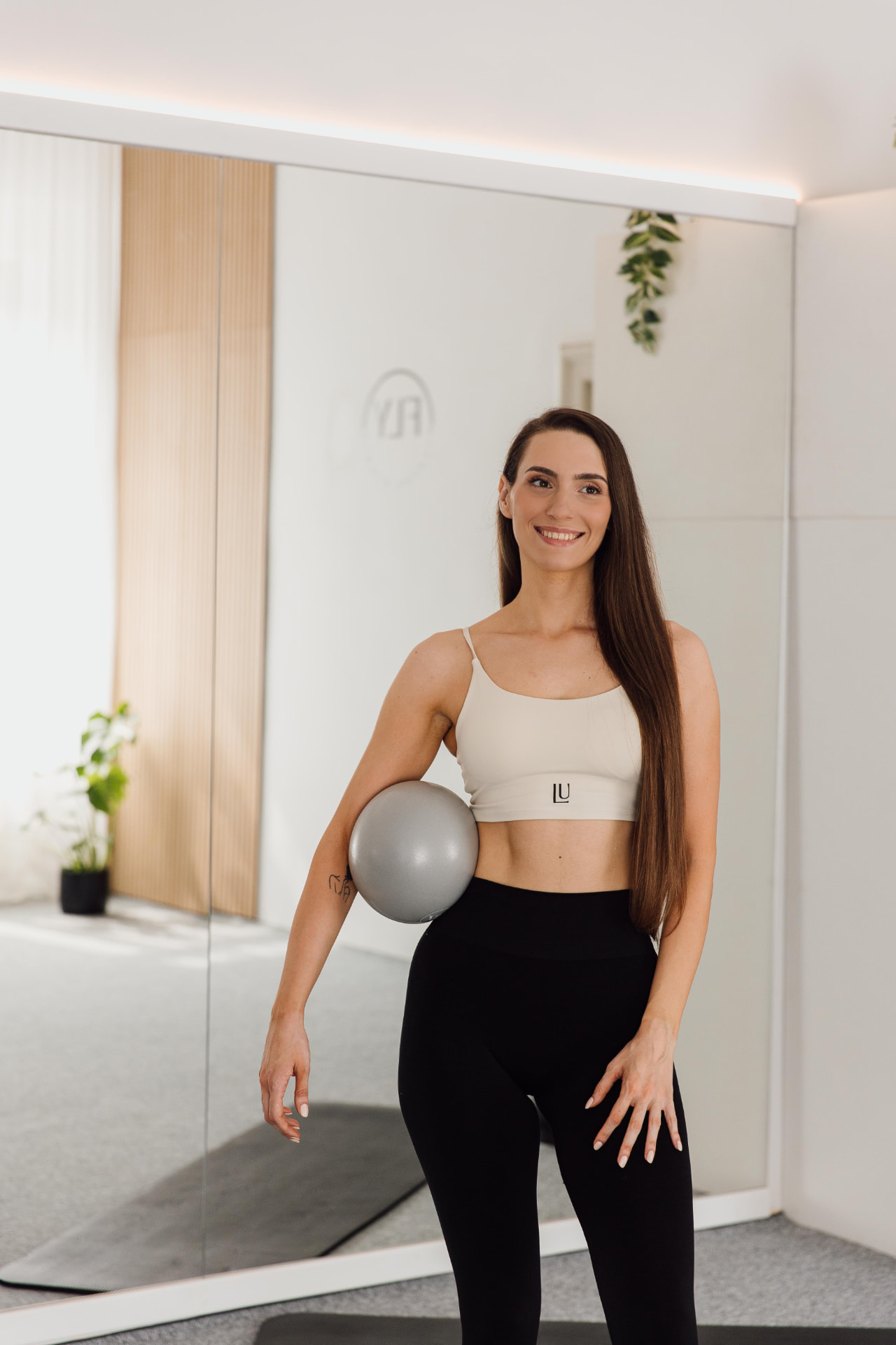 Renata – INŠTRUKTORICA PILATESA IN USTANOVITELJICA FLY PILATES STUDIA